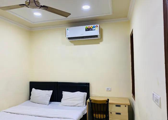 Hotel Downtown - Shakti Nagar